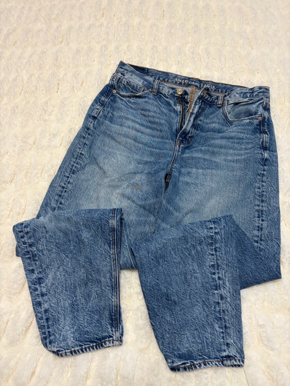 American Eagle Outfitters Relaxed Mom Jean
